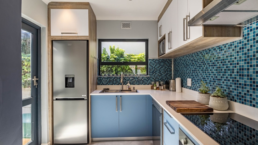 3 Bedroom Property for Sale in Lakeside Western Cape